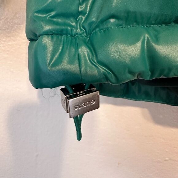 Guess Kelly Green shine puffer size L, NWT - Picture 11 of 16